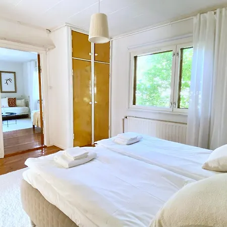 Palkinen I - Idyllic In Peaceful Area, Wifi & Free Parking * Rovaniemi